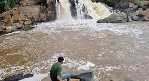 Nabuyole Falls